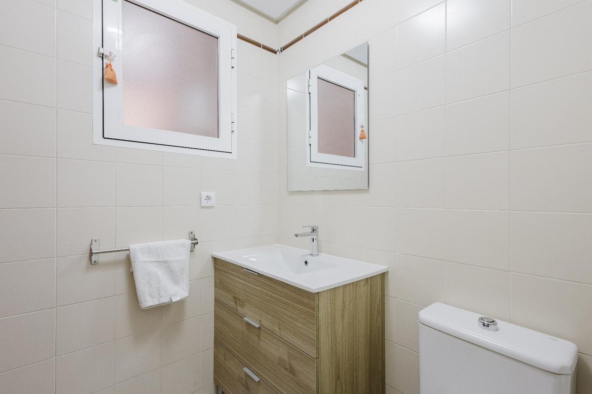 Se vende Apartamento Planta Baja de 4 dormitorios en Costa Blanca, Alicante, España