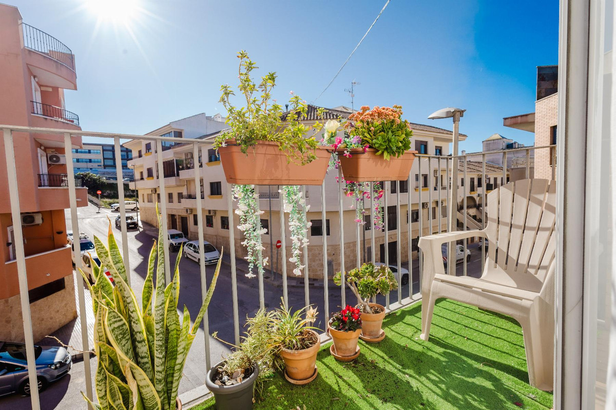Se vende Apartamento Planta Baja de 4 dormitorios en Costa Blanca, Alicante, España