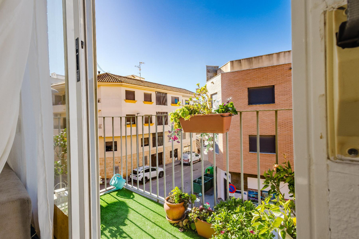 Se vende Apartamento Planta Baja de 4 dormitorios en Costa Blanca, Alicante, España