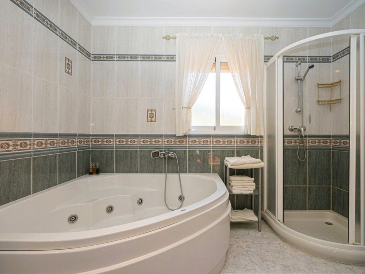 Se vende Villa - Chalet de 3 dormitorios en Costa Blanca, Alicante, España