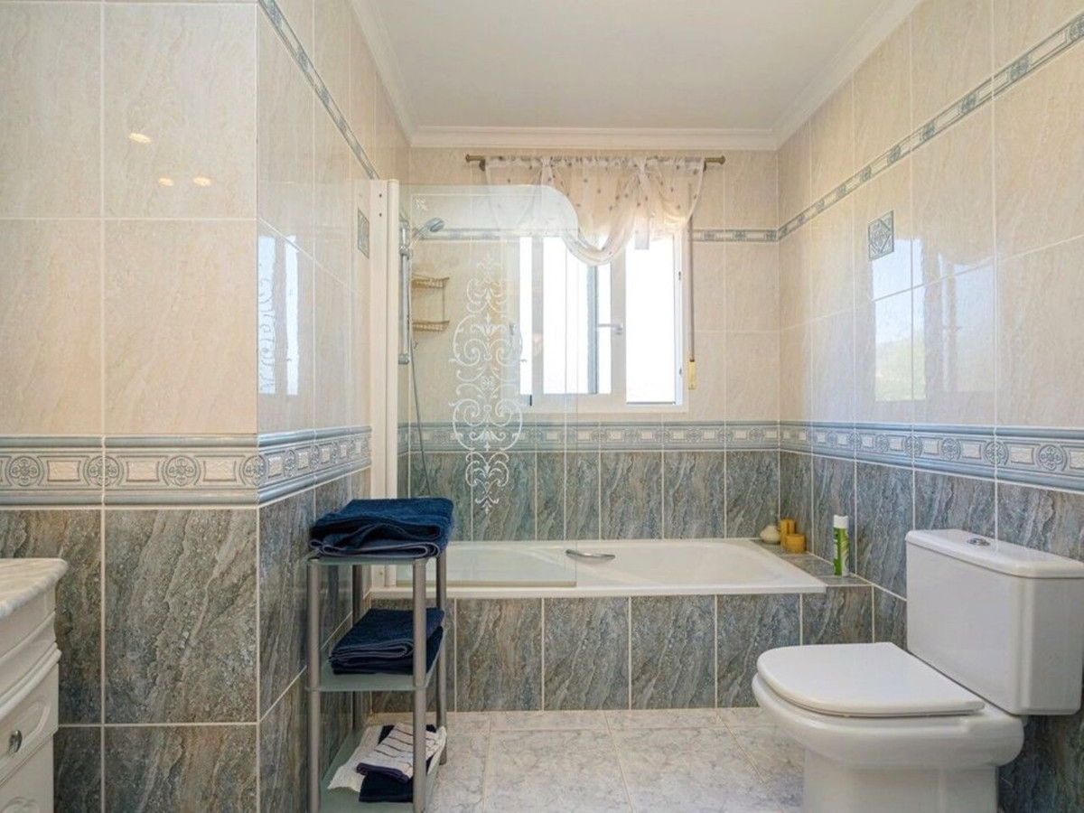 Se vende Villa - Chalet de 3 dormitorios en Costa Blanca, Alicante, España