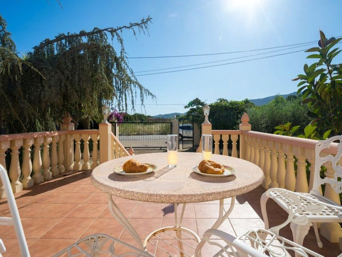 Se vende Villa - Chalet de 3 dormitorios en Costa Blanca, Alicante, España