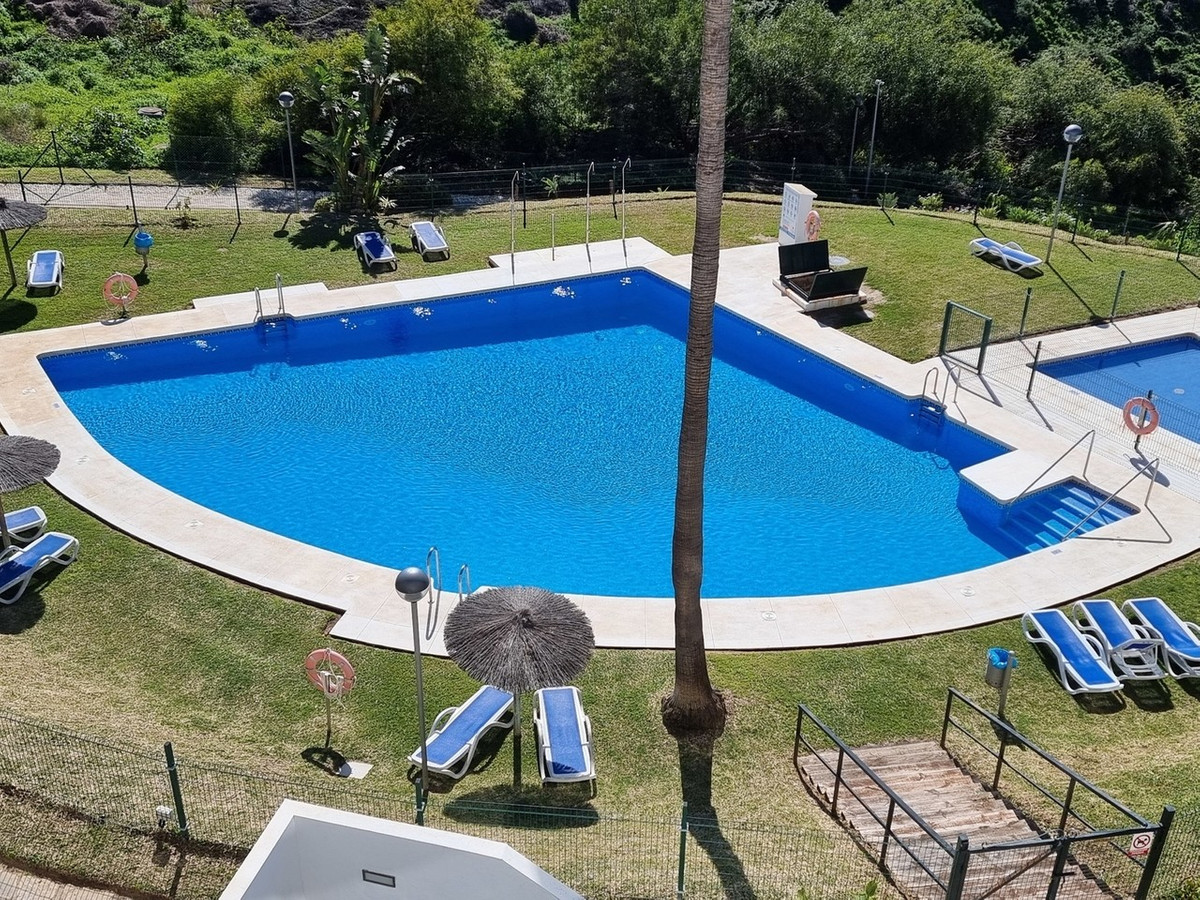 Se vende Apartamento Planta Media de 3 dormitorios en Costa Del Sol, Málaga, España