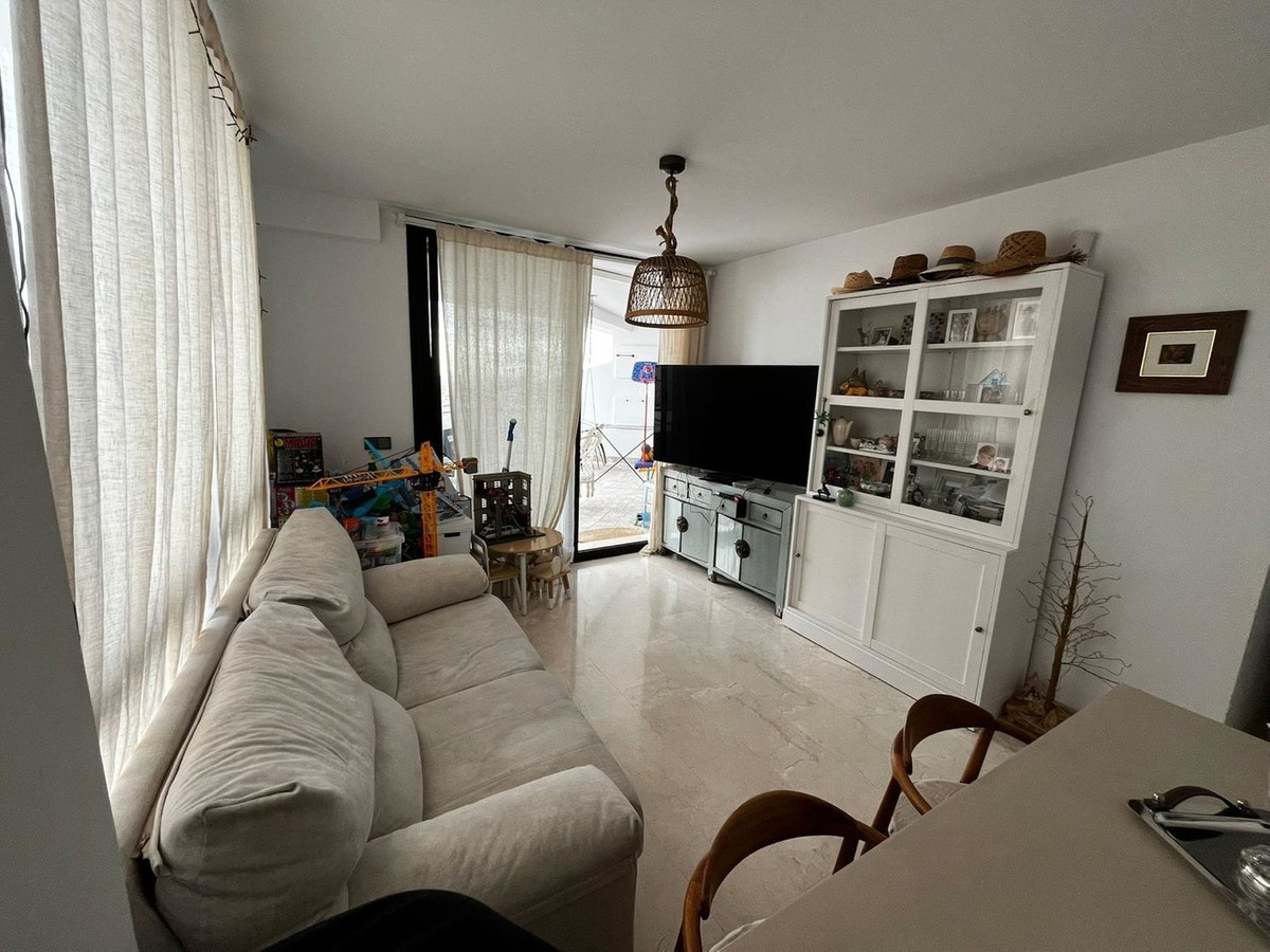 Se vende Apartamento Planta Media de 3 dormitorios en Costa Del Sol, Málaga, España