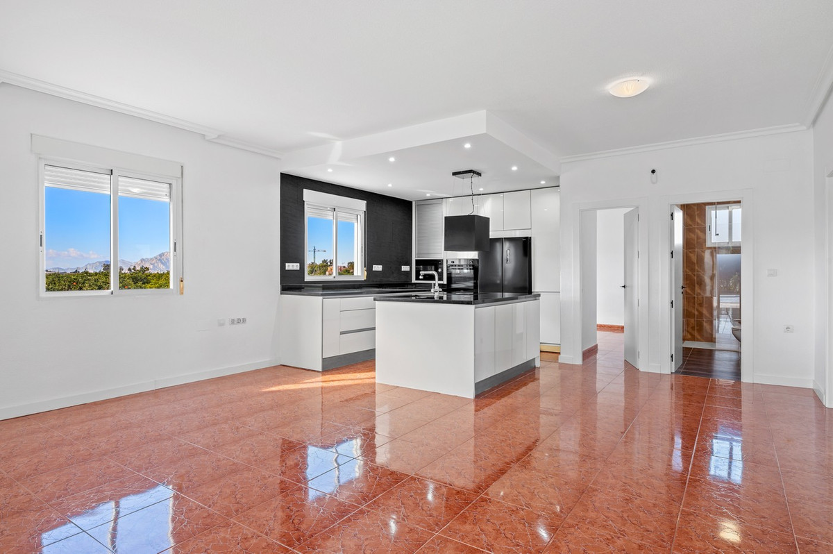 Se vende Villa - Chalet de 4 dormitorios en Costa Blanca, Alicante, España