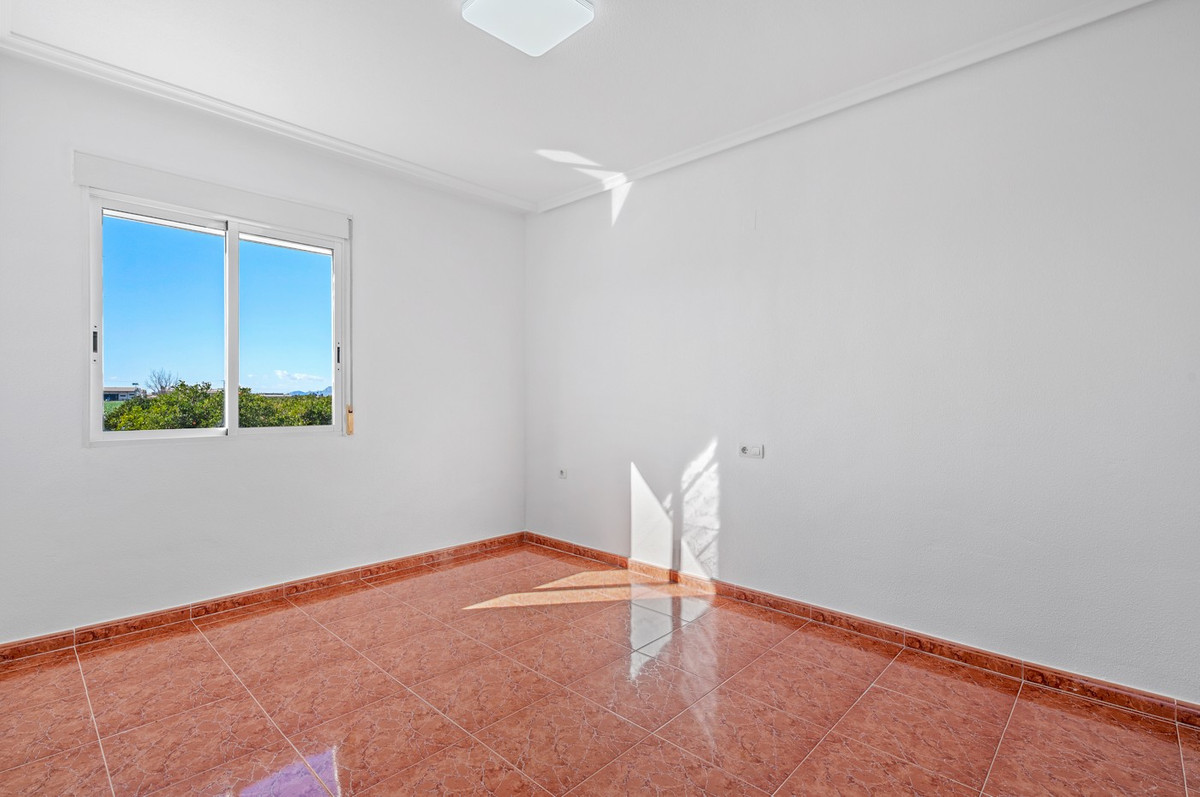 Se vende Villa - Chalet de 4 dormitorios en Costa Blanca, Alicante, España