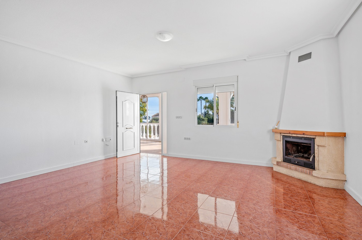 Se vende Villa - Chalet de 4 dormitorios en Costa Blanca, Alicante, España