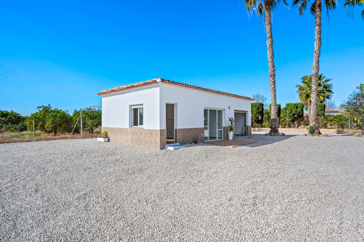 Se vende Villa - Chalet de 4 dormitorios en Costa Blanca, Alicante, España
