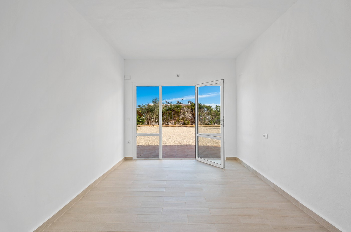 Se vende Villa - Chalet de 4 dormitorios en Costa Blanca, Alicante, España