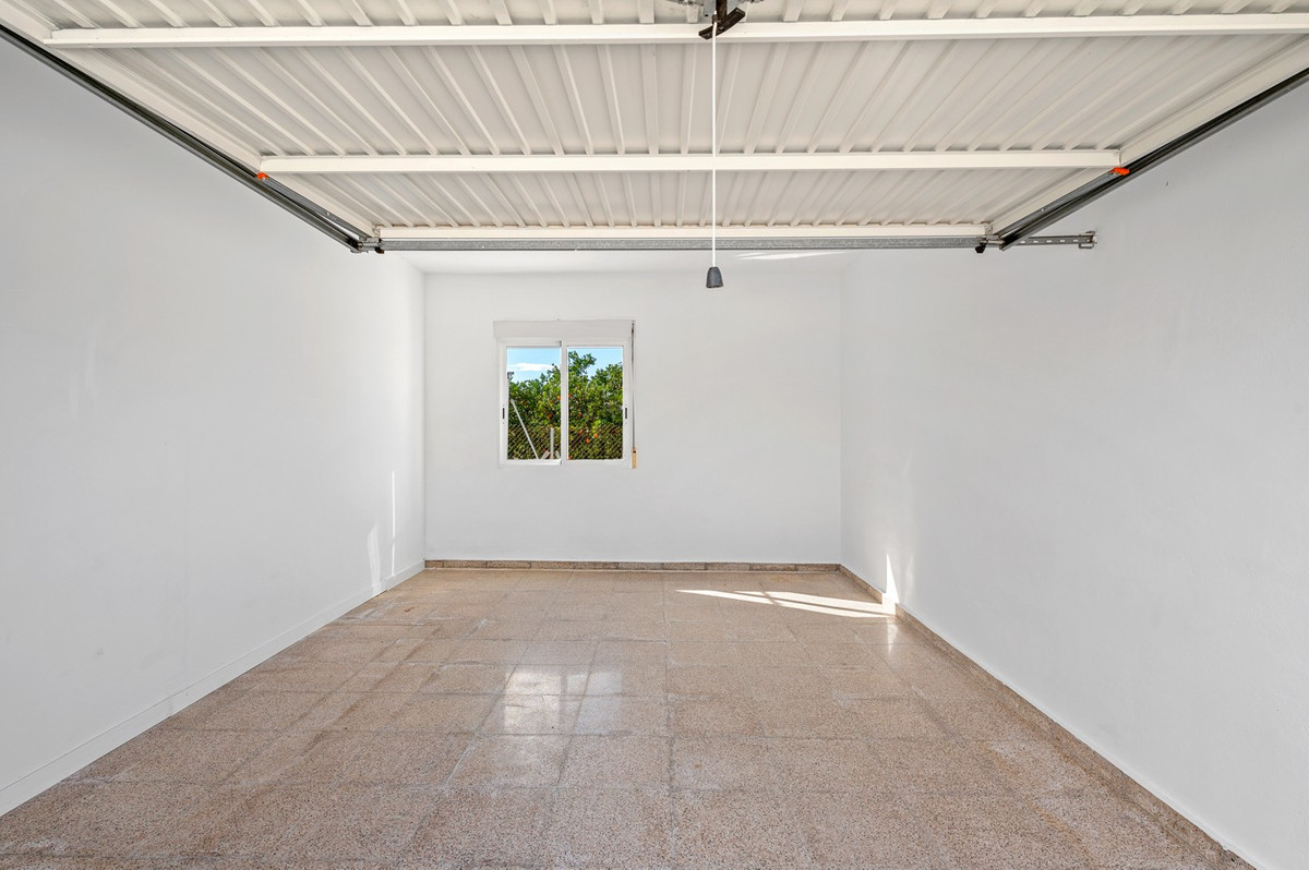 Se vende Villa - Chalet de 4 dormitorios en Costa Blanca, Alicante, España