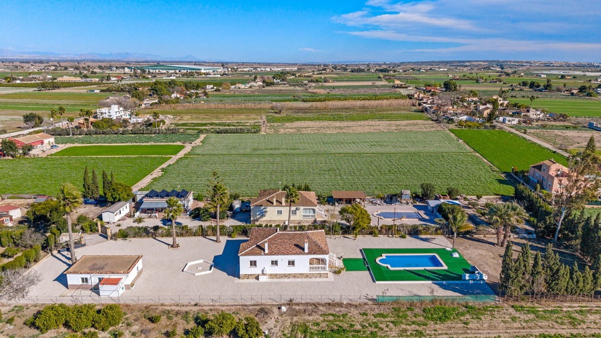 Se vende Villa - Chalet de 4 dormitorios en Costa Blanca, Alicante, España