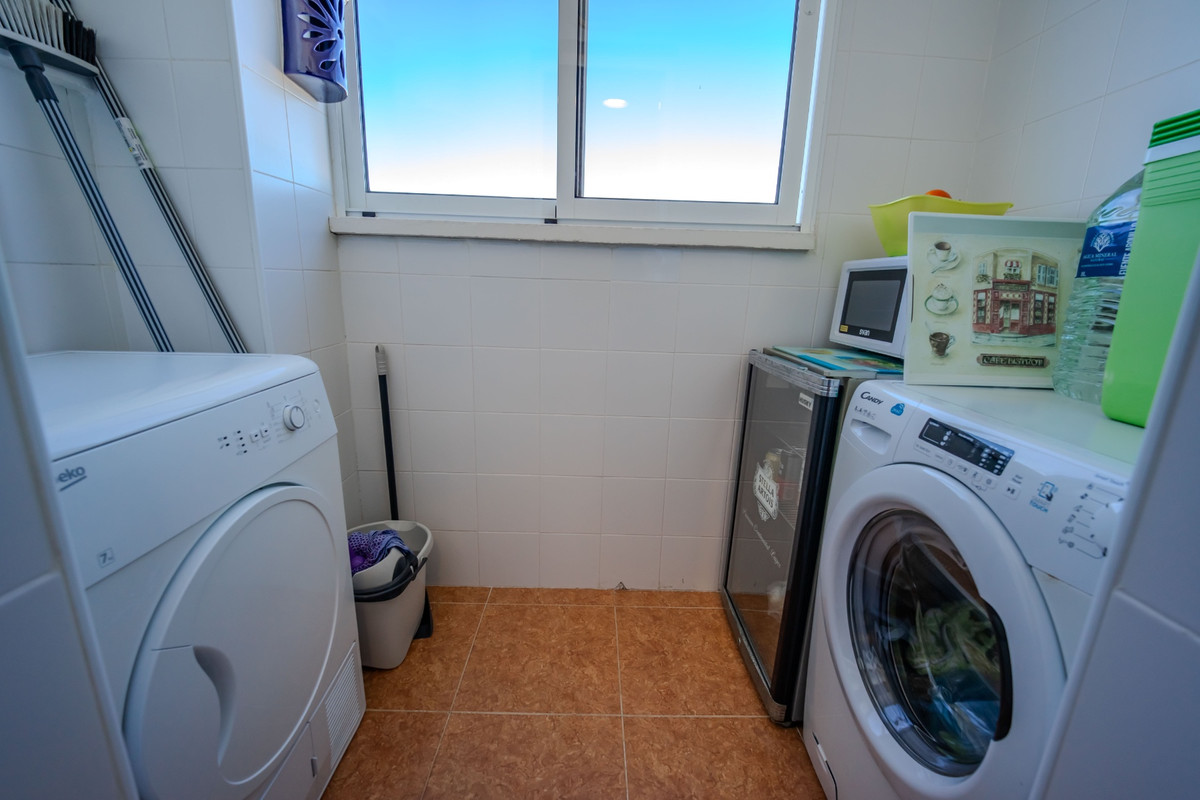 Se vende Apartamento Planta Media de 2 dormitorios en Costa Blanca, Alicante, España