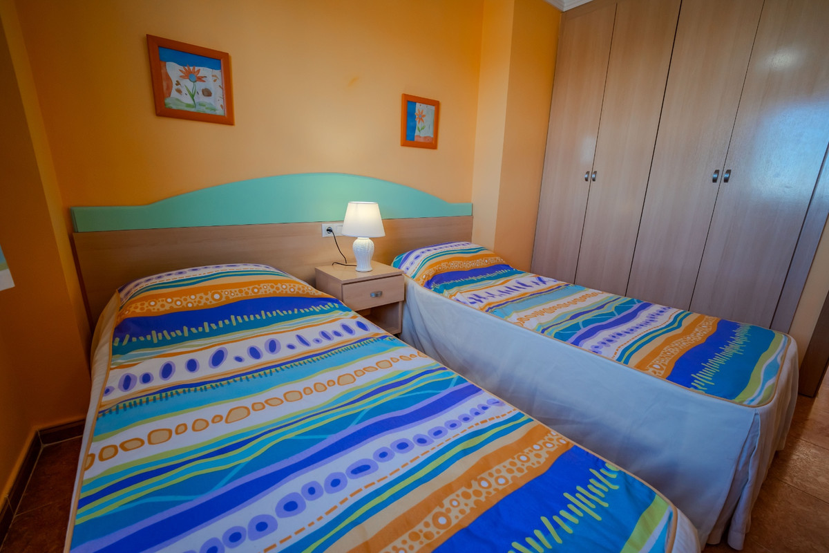 Se vende Apartamento Planta Media de 2 dormitorios en Costa Blanca, Alicante, España