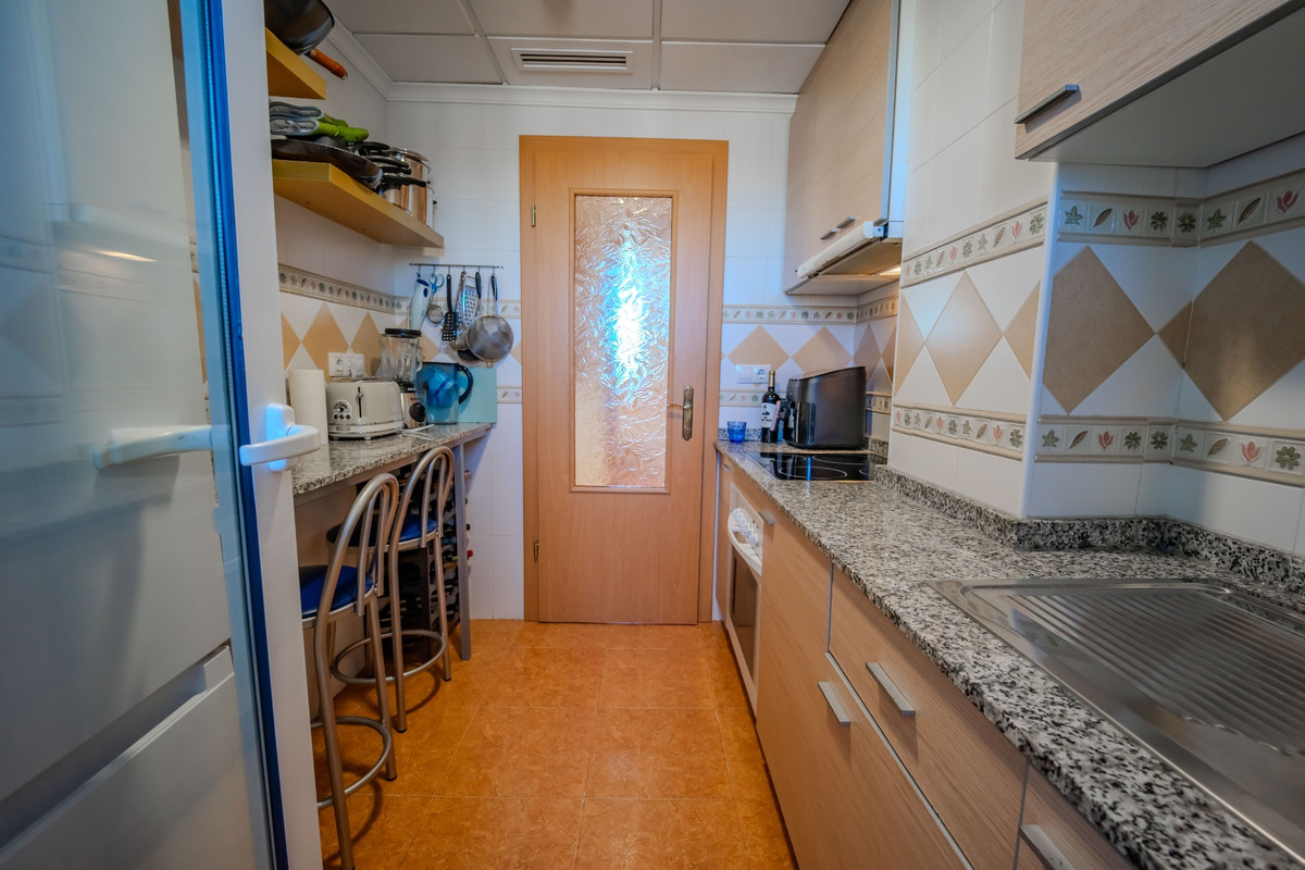 Se vende Apartamento Planta Media de 2 dormitorios en Costa Blanca, Alicante, España