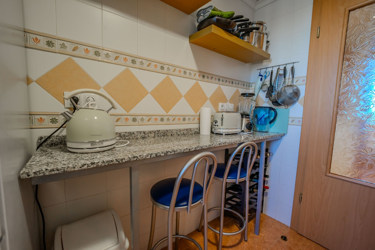 Se vende Apartamento Planta Media de 2 dormitorios en Costa Blanca, Alicante, España