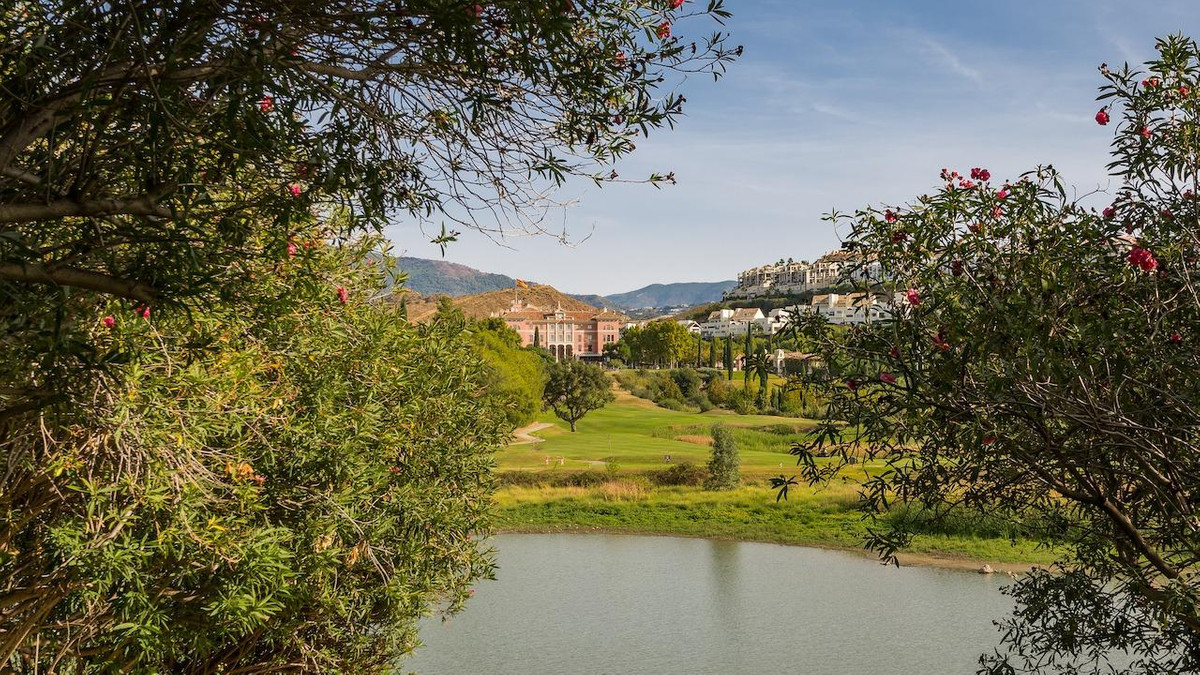 6 Bed Townhouse for sale in Los Flamingos Costa Del Sol, Málaga, Spain