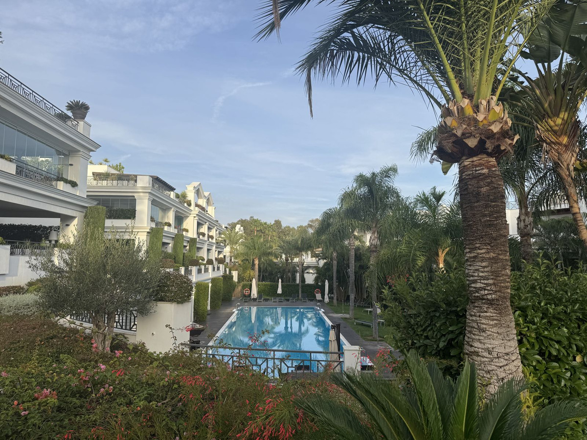 2 Bed Apartment for sale in Estepona Costa Del Sol, Málaga, Spain