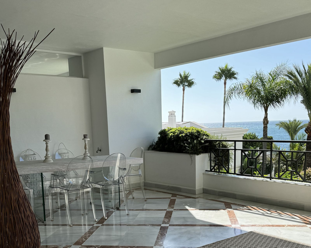 2 Bed Apartment for sale in Estepona Costa Del Sol, Málaga, Spain