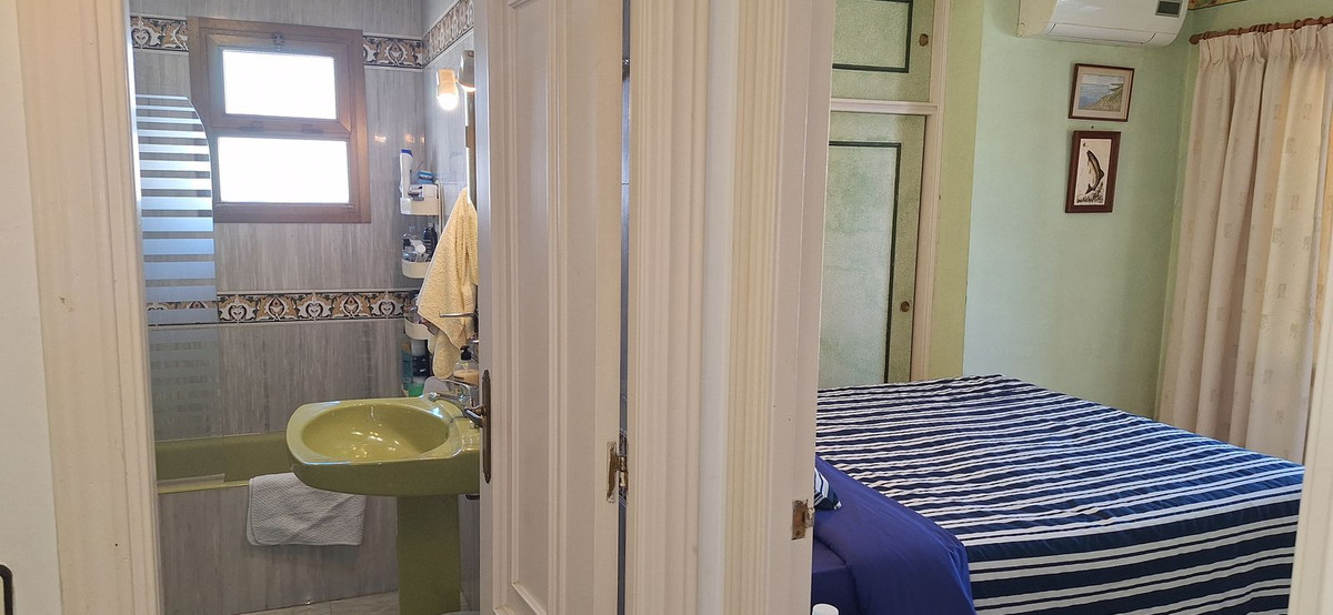 2 Bed Apartment for sale in Fuengirola Costa Del Sol, Málaga, Spain