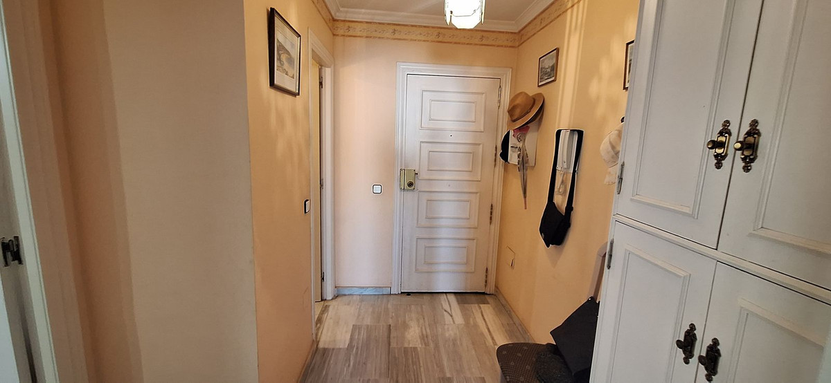 2 Bed Apartment for sale in Fuengirola Costa Del Sol, Málaga, Spain