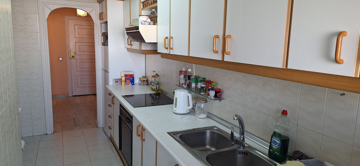 2 Bed Apartment for sale in Fuengirola Costa Del Sol, Málaga, Spain