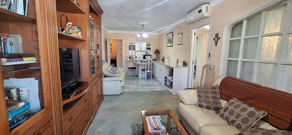 2 Bed Apartment for sale in Fuengirola Costa Del Sol, Málaga, Spain