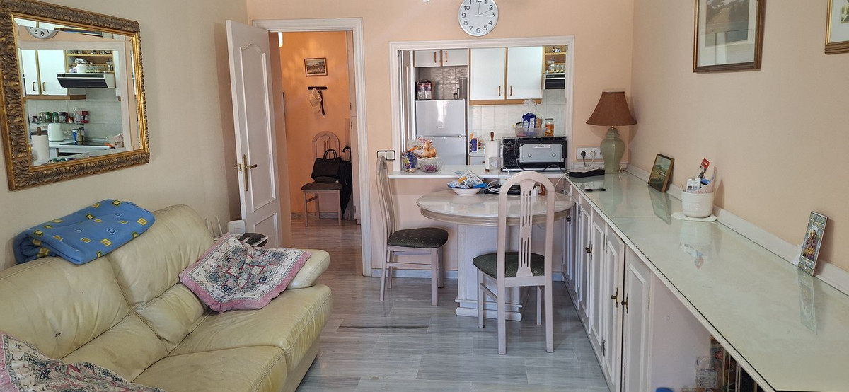 2 Bed Apartment for sale in Fuengirola Costa Del Sol, Málaga, Spain