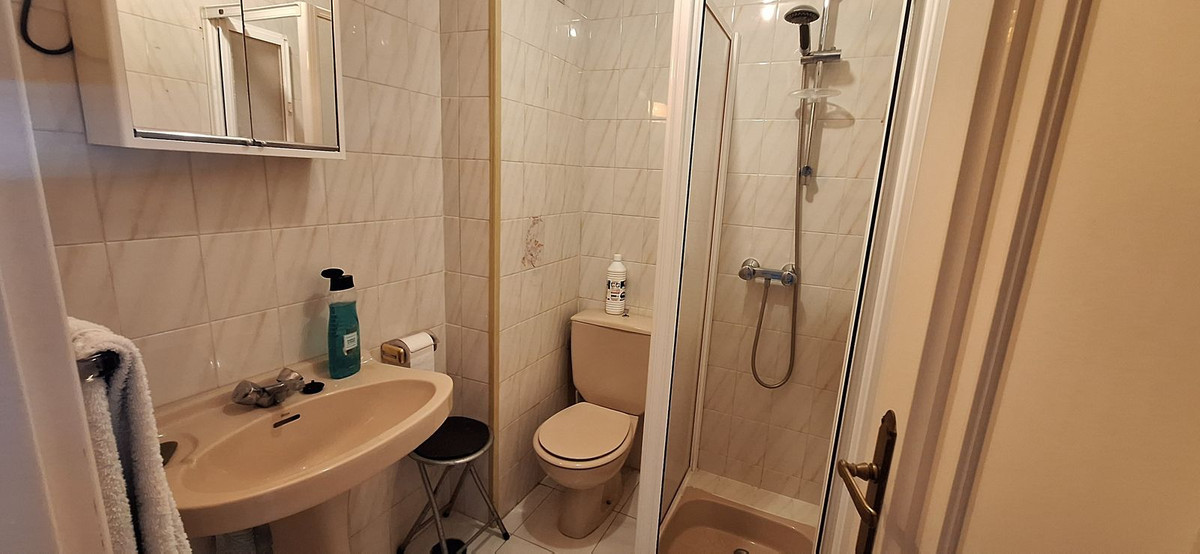 2 Bed Apartment for sale in Fuengirola Costa Del Sol, Málaga, Spain