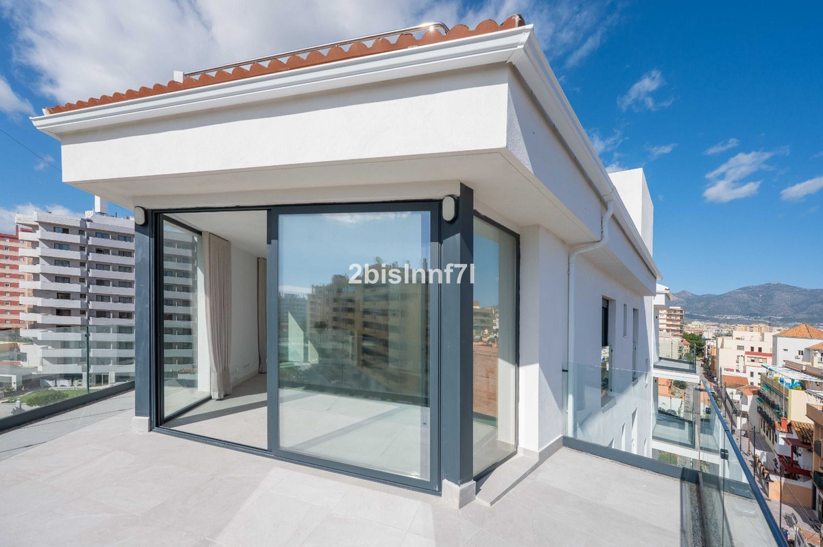 3 Bed Apartment for sale in Fuengirola Costa Del Sol, Málaga, Spain