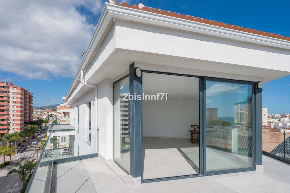 3 Bed Apartment for sale in Fuengirola Costa Del Sol, Málaga, Spain