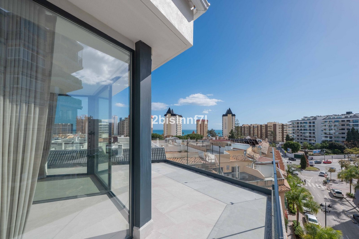 3 Bed Apartment for sale in Fuengirola Costa Del Sol, Málaga, Spain