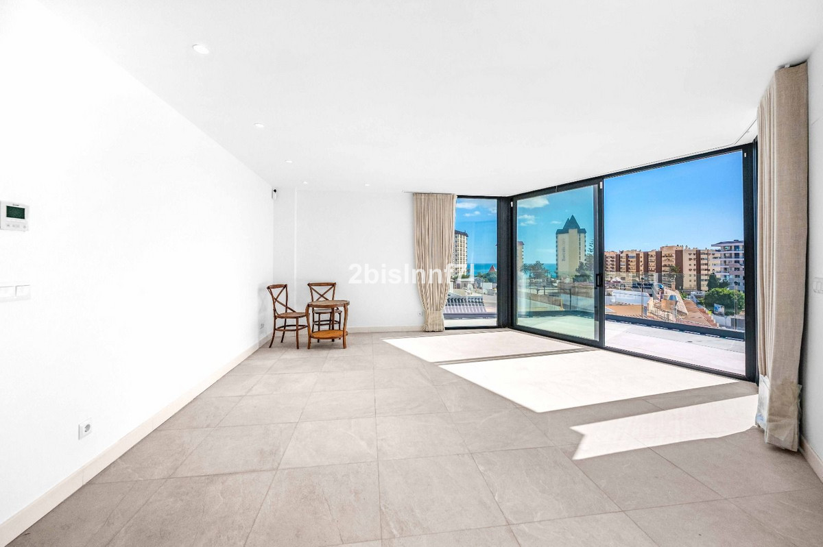 3 Bed Apartment for sale in Fuengirola Costa Del Sol, Málaga, Spain