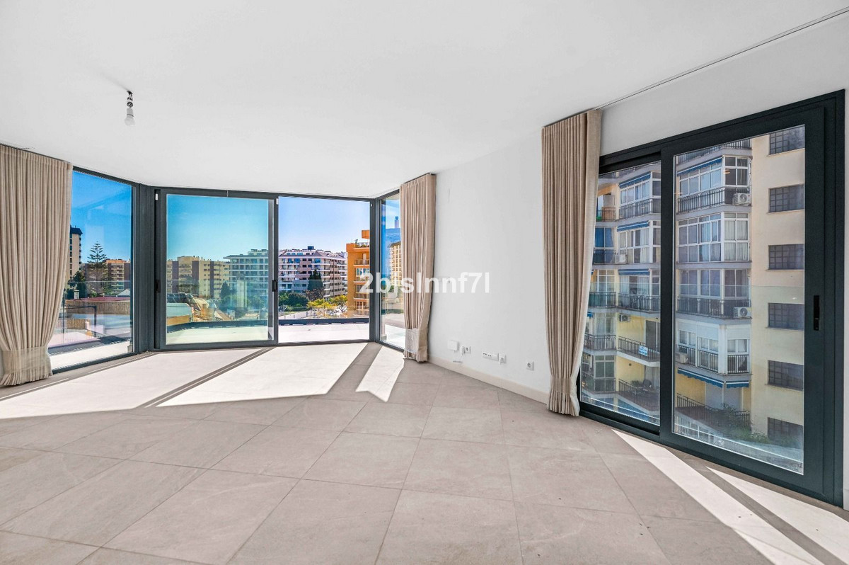 3 Bed Apartment for sale in Fuengirola Costa Del Sol, Málaga, Spain