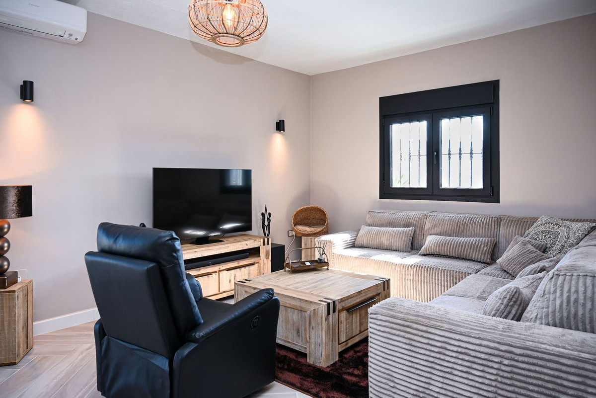 4 Bed Townhouse for sale in Alhaurín De La Torre Costa Del Sol, Málaga, Spain