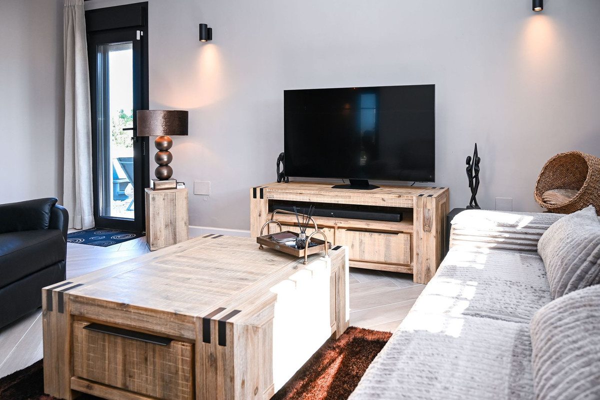 4 Bed Townhouse for sale in Alhaurín De La Torre Costa Del Sol, Málaga, Spain
