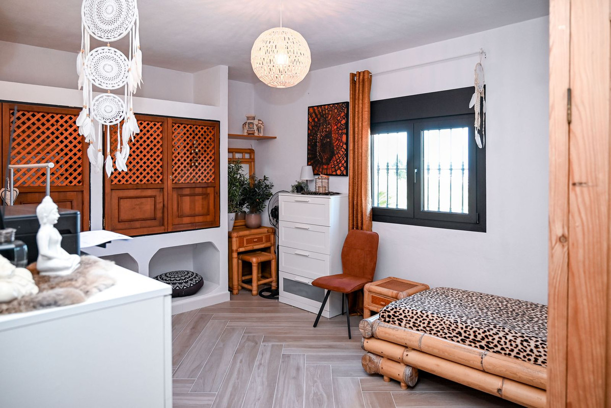 4 Bed Townhouse for sale in Alhaurín De La Torre Costa Del Sol, Málaga, Spain