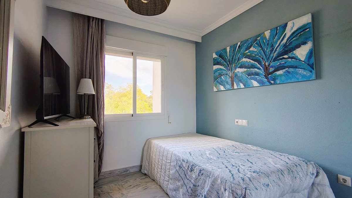 4 Bed Apartment for sale in Nueva Andalucía Costa Del Sol, Málaga, Spain