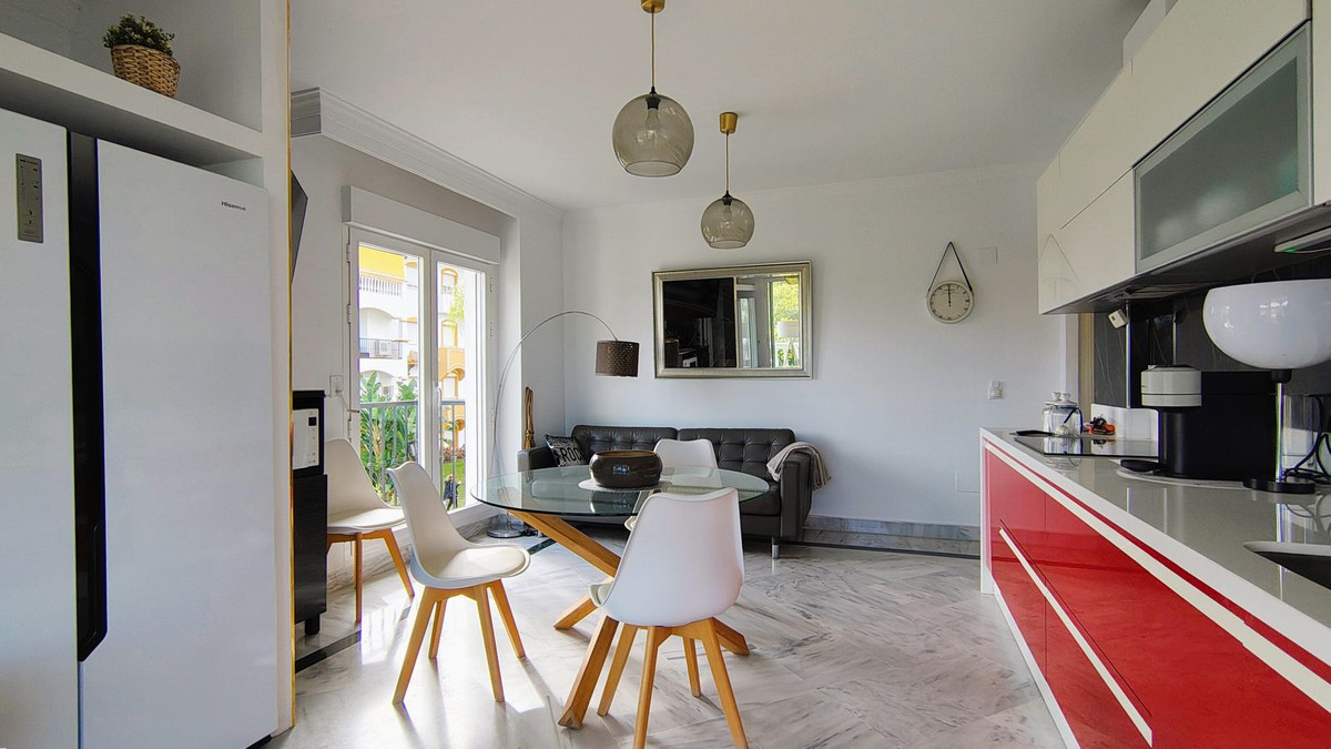 4 Bed Apartment for sale in Nueva Andalucía Costa Del Sol, Málaga, Spain