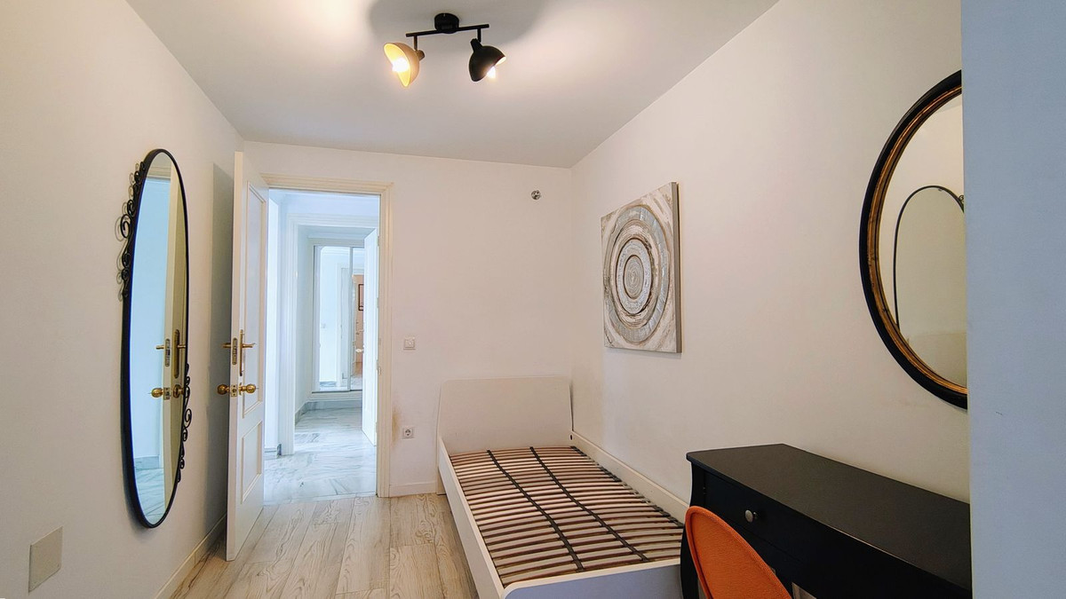 4 Bed Apartment for sale in Nueva Andalucía Costa Del Sol, Málaga, Spain