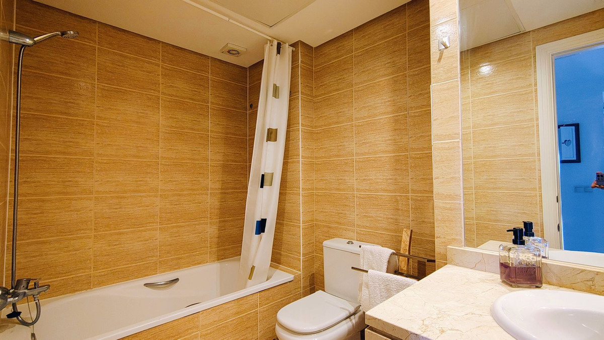 4 Bed Apartment for sale in Nueva Andalucía Costa Del Sol, Málaga, Spain