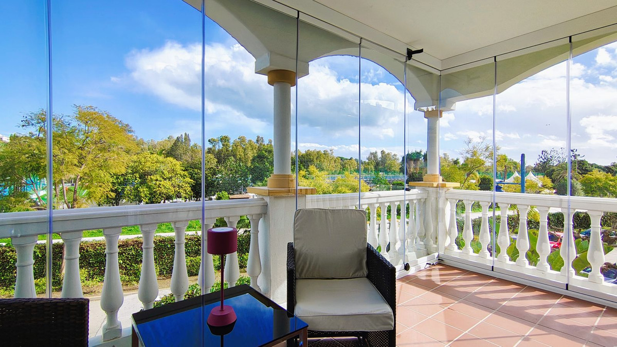 4 Bed Apartment for sale in Nueva Andalucía Costa Del Sol, Málaga, Spain