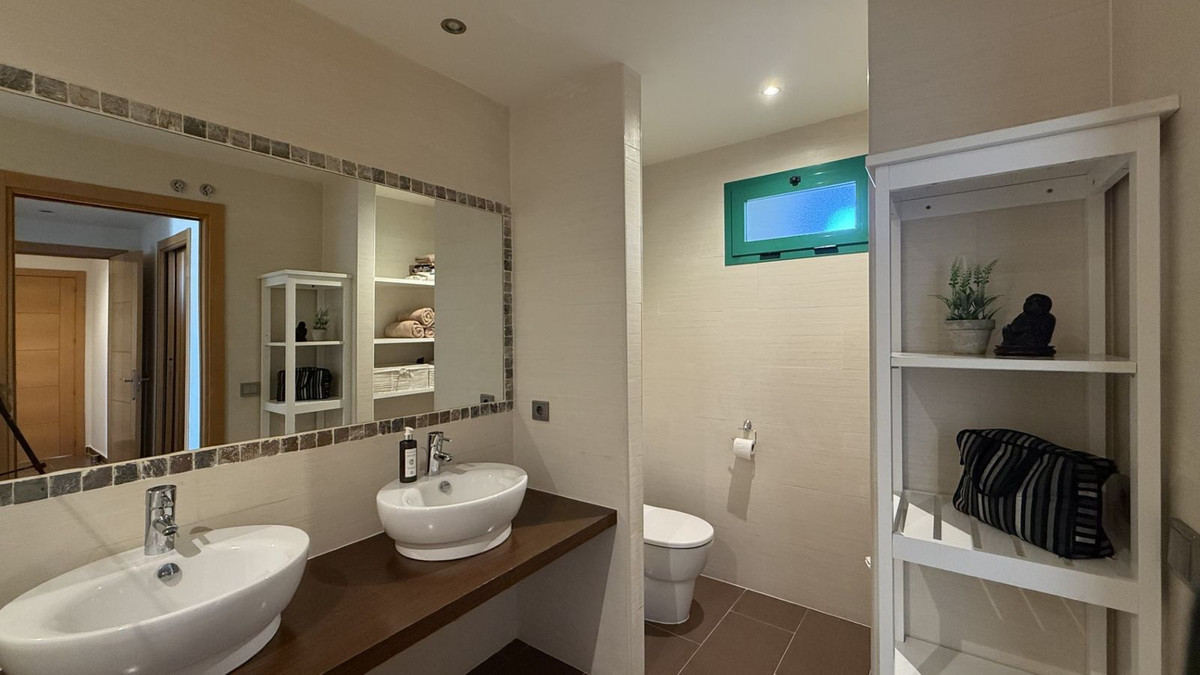 2 Bed Apartment for sale in Selwo Costa Del Sol, Málaga, Spain