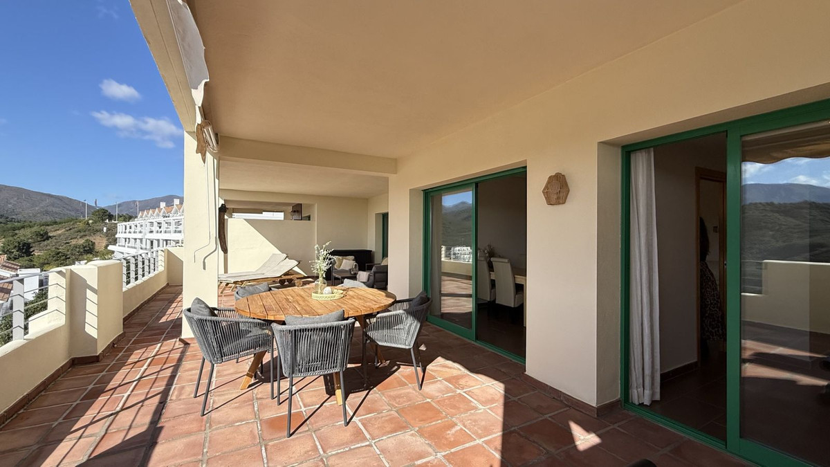 2 Bed Apartment for sale in Selwo Costa Del Sol, Málaga, Spain