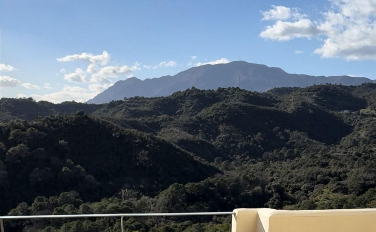 2 Bed Apartment for sale in Selwo Costa Del Sol, Málaga, Spain