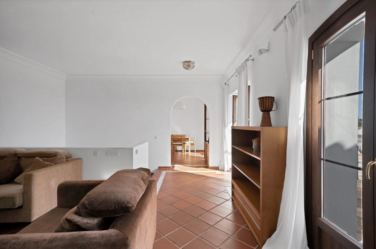 3 Bed Townhouse for sale in Benahavís Costa Del Sol, Málaga, Spain