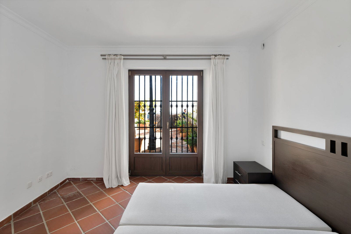3 Bed Townhouse for sale in Benahavís Costa Del Sol, Málaga, Spain
