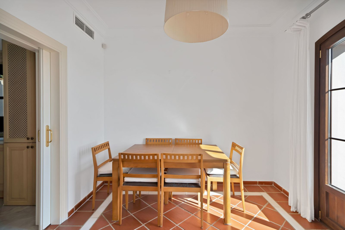 3 Bed Townhouse for sale in Benahavís Costa Del Sol, Málaga, Spain