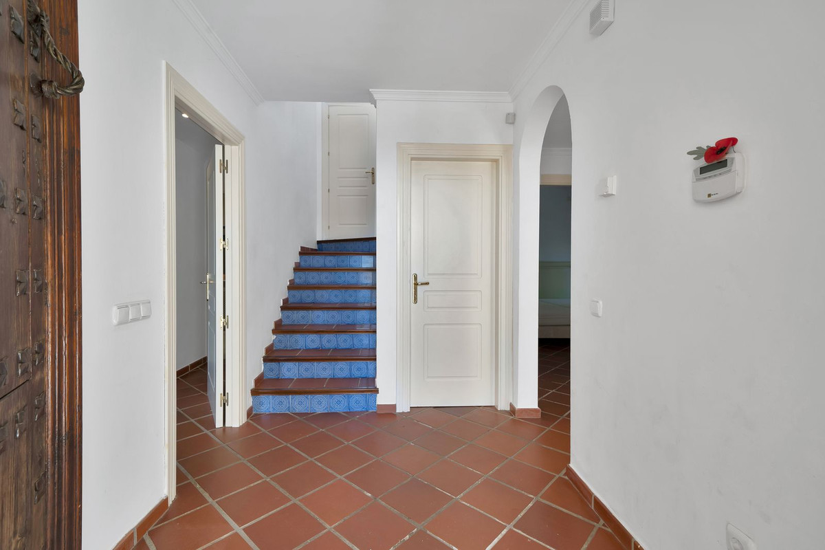 3 Bed Townhouse for sale in Benahavís Costa Del Sol, Málaga, Spain
