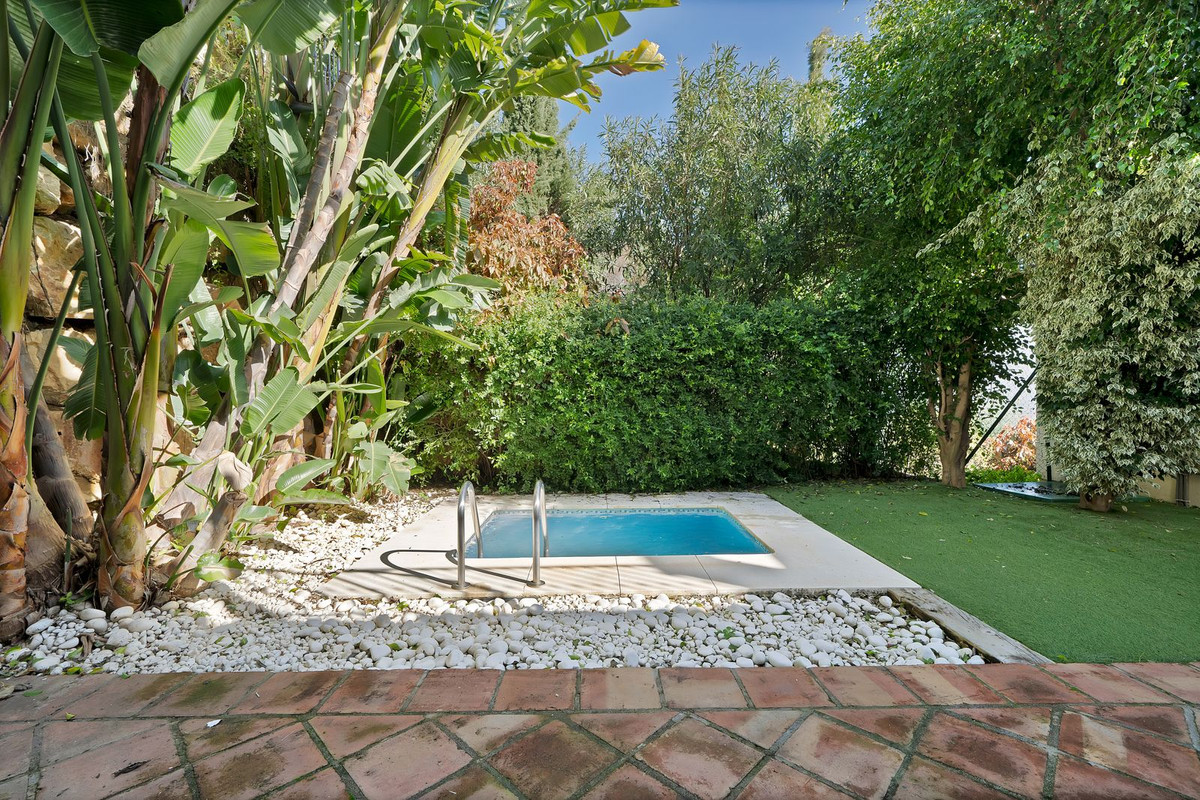 3 Bed Townhouse for sale in Benahavís Costa Del Sol, Málaga, Spain