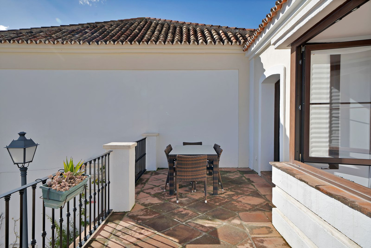 3 Bed Townhouse for sale in Benahavís Costa Del Sol, Málaga, Spain